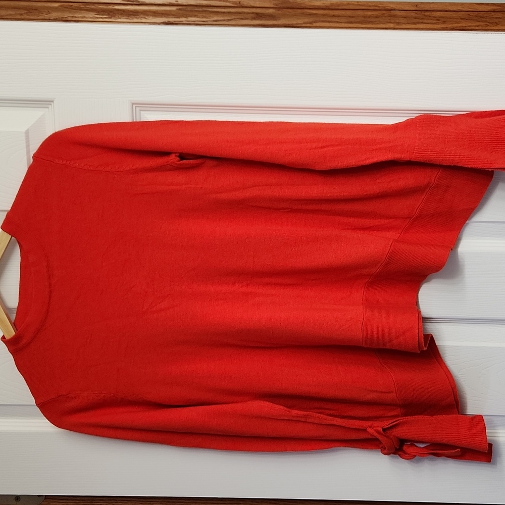 Vibrant Sweater with Long Sleeves